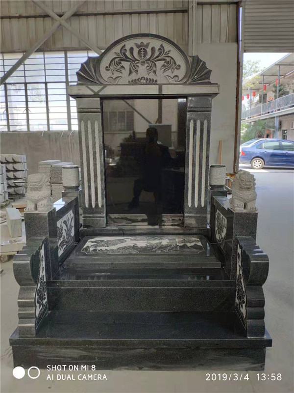 农村花岗岩墓碑