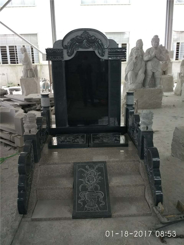 传统石雕墓碑