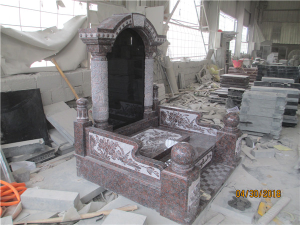 传统花岗岩墓碑