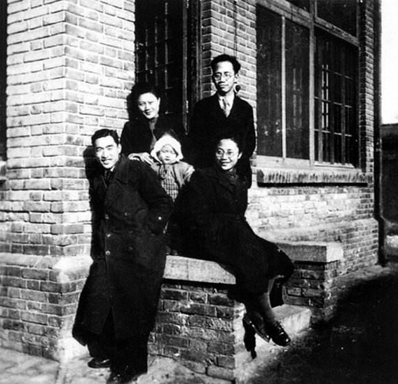 萧明华与友人合照