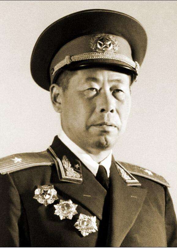 胡定千少将
