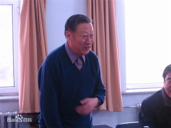 著名历史学家朱寰