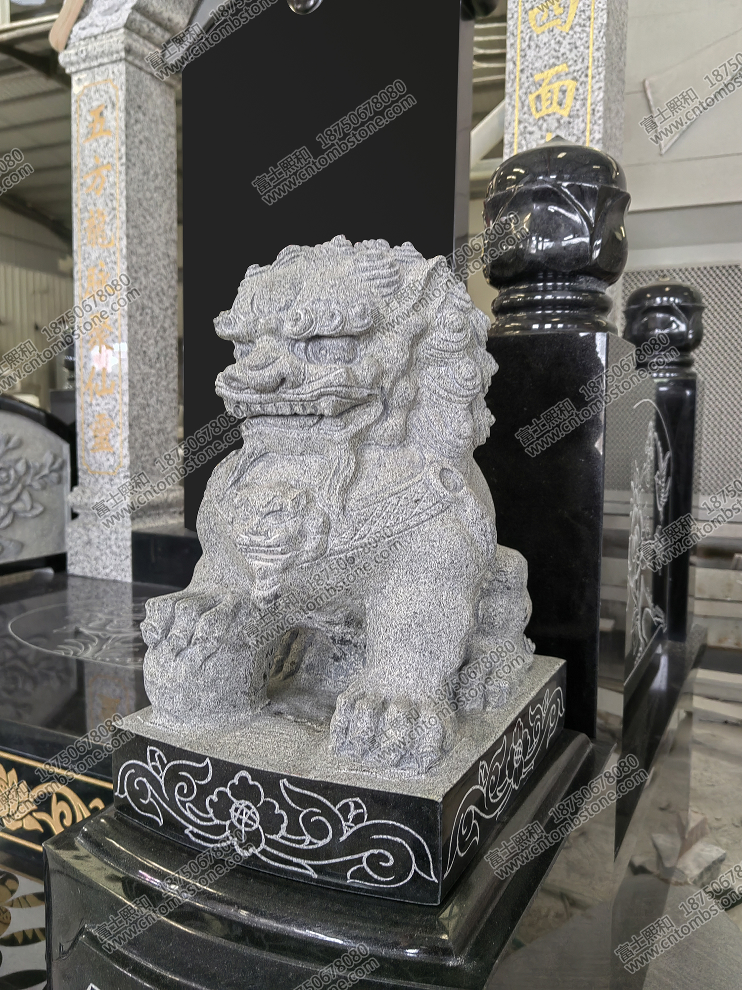 墓碑碑柱-石狮子